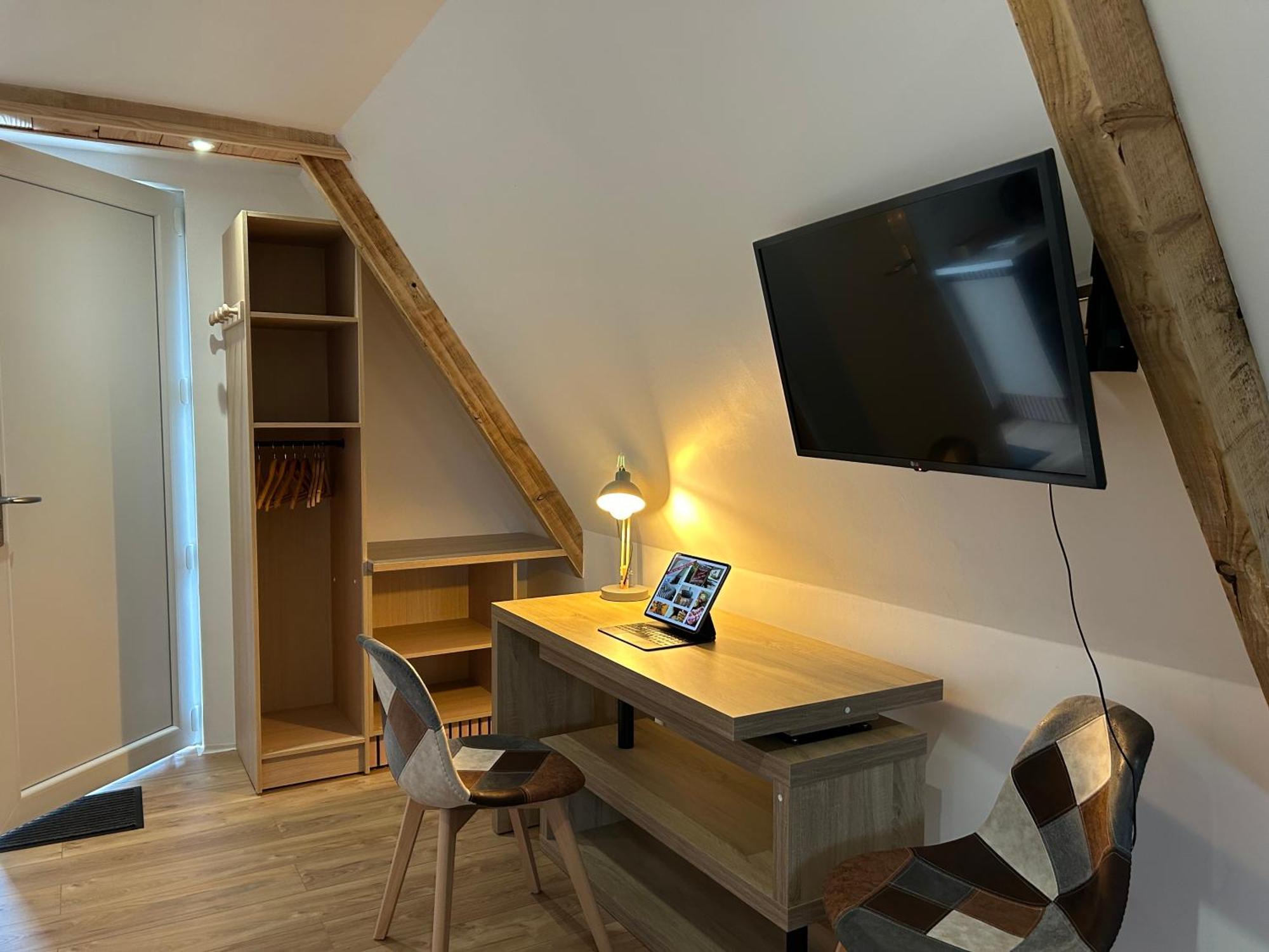 Le Domaine De La Claire Fontaine Gites -Chambres D'Hotes Montvalent Exterior foto